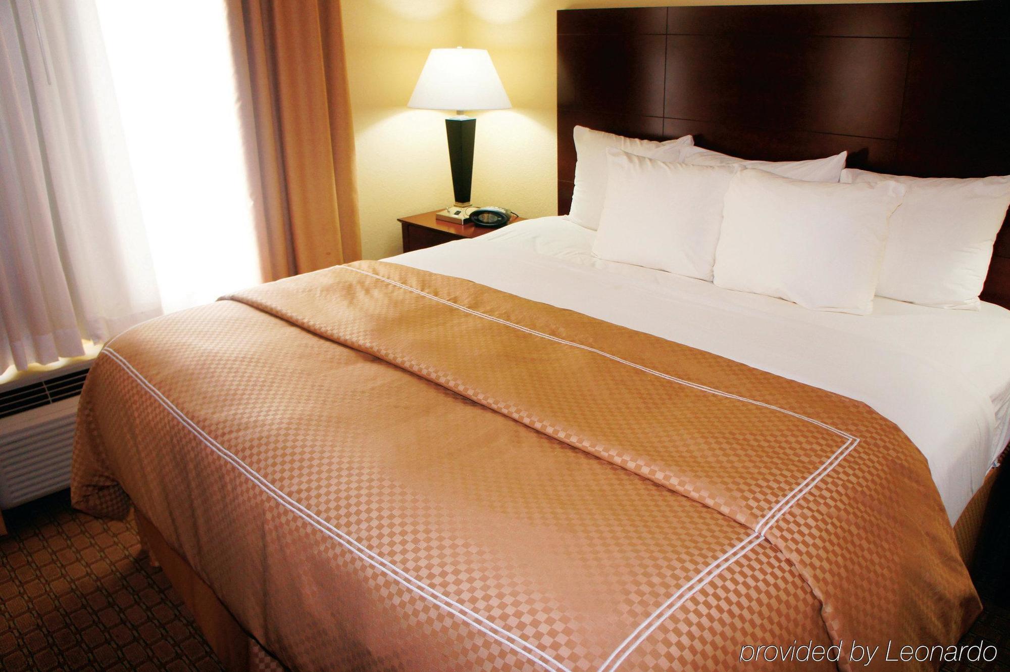 Holiday Inn Express & Suites Ormond Beach - North Daytona By Ihg Room photo
