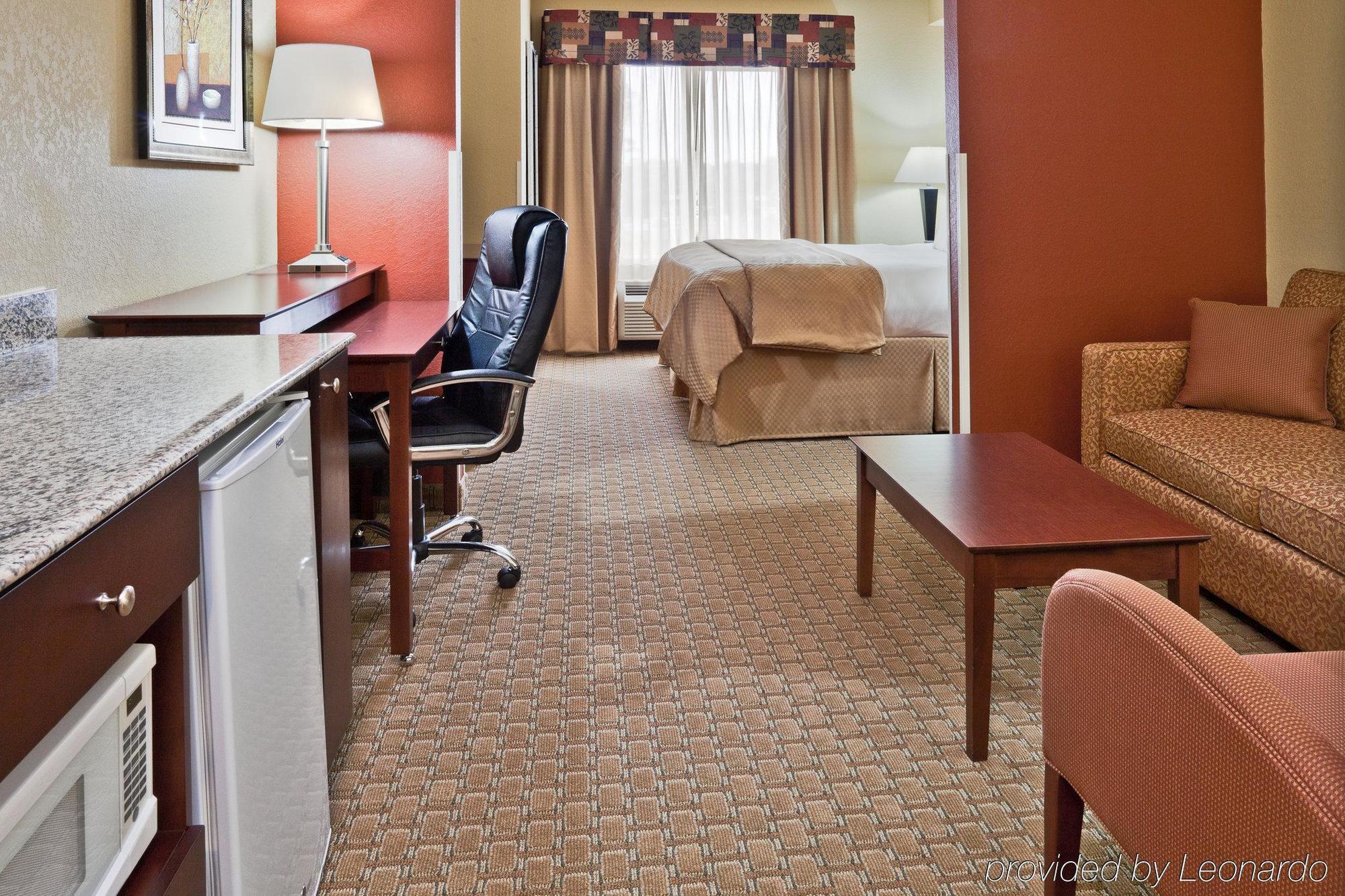 Holiday Inn Express & Suites Ormond Beach - North Daytona By Ihg Room photo